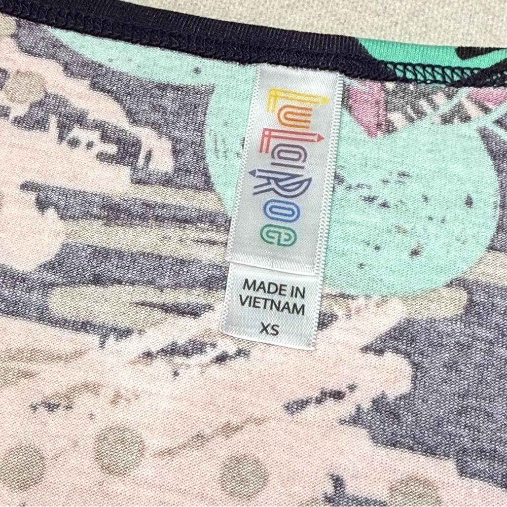 🤠 3/$20 Disney LuLaRoe Classic Top Pink & Green Design - Size XS - NWT - Picture 8 of 14